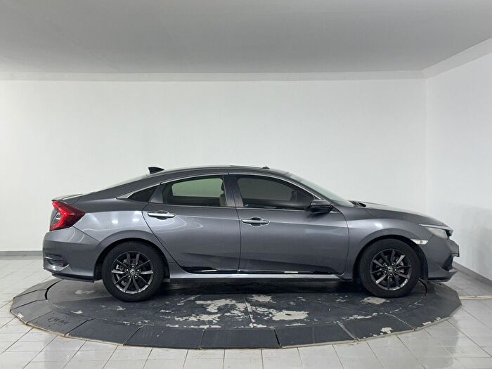 Honda Civic Sedan 1.6 i-VTEC Eco Elegance araç görseli 4