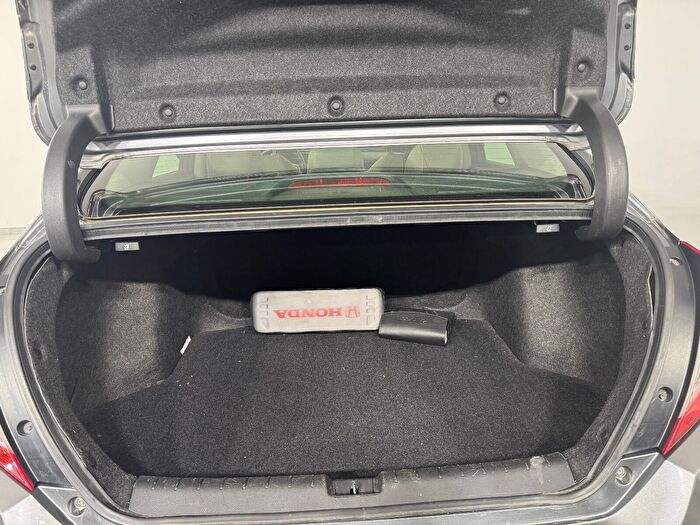 Honda Civic Sedan 1.6 i-VTEC Eco Elegance araç görseli 26