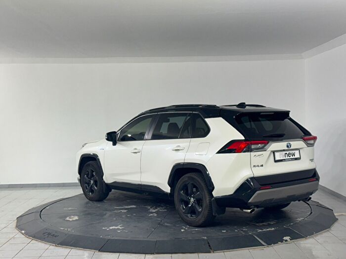 Toyota RAV4 6
