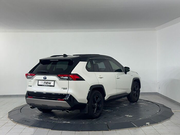 Toyota RAV4 8