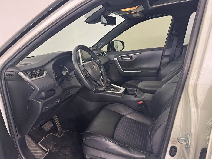Toyota RAV4 12