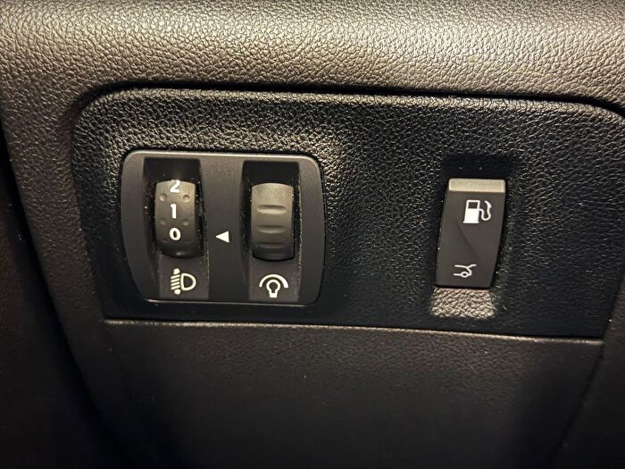Renault Megane 1.5 BluedCi Touch EDC araç görseli 24