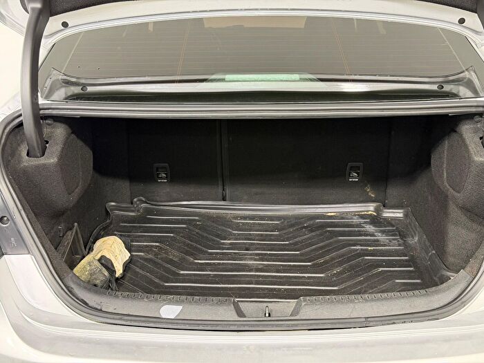 Renault Megane 1.5 BluedCi Touch EDC araç görseli 25