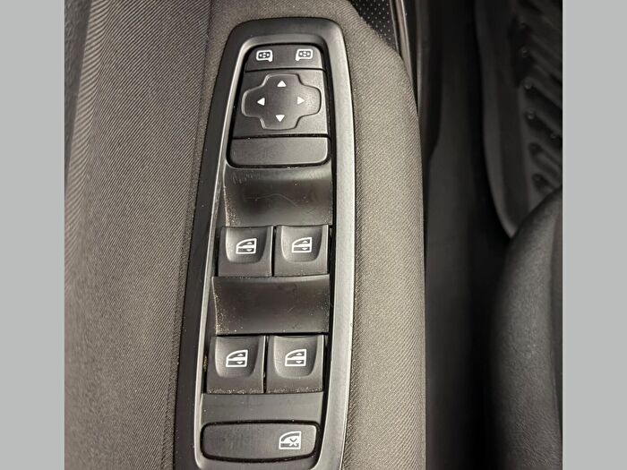 Renault Megane 1.5 BluedCi Touch EDC araç görseli 23