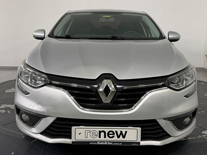 Renault Megane 1.5 BluedCi Touch EDC araç görseli 9