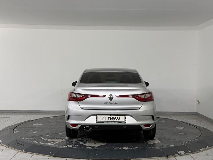 Renault Megane 1.5 BluedCi Touch EDC araç görseli 7