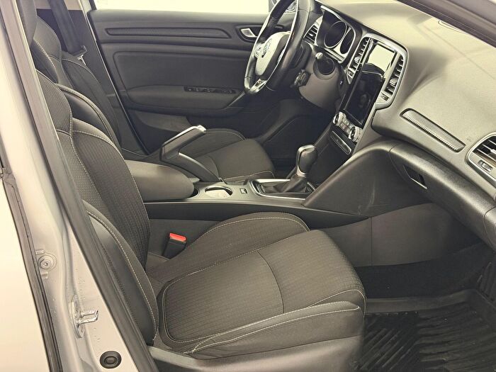 Renault Megane 1.5 BluedCi Touch EDC araç görseli 13