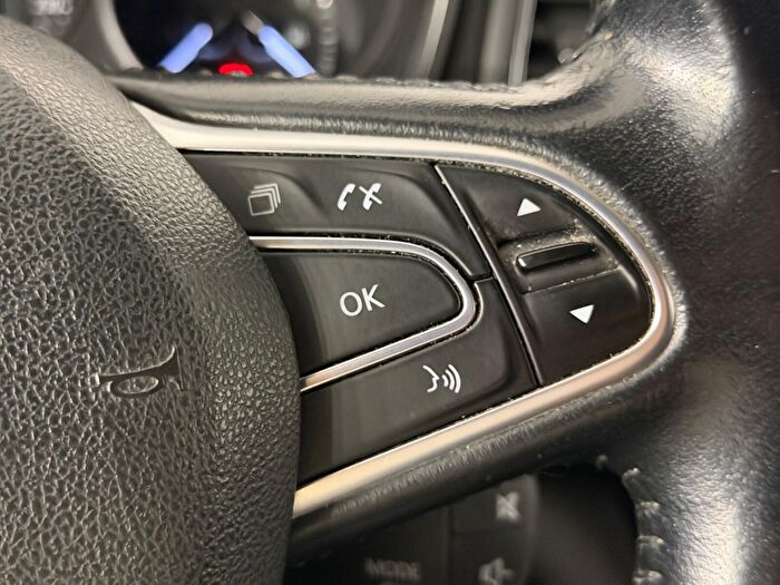 Renault Megane 1.5 BluedCi Touch EDC araç görseli 21