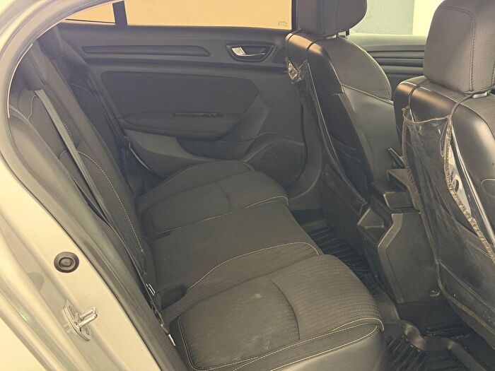 Renault Megane 1.5 BluedCi Touch EDC araç görseli 14