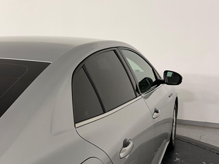Renault Megane 1.5 BluedCi Touch EDC araç görseli 10