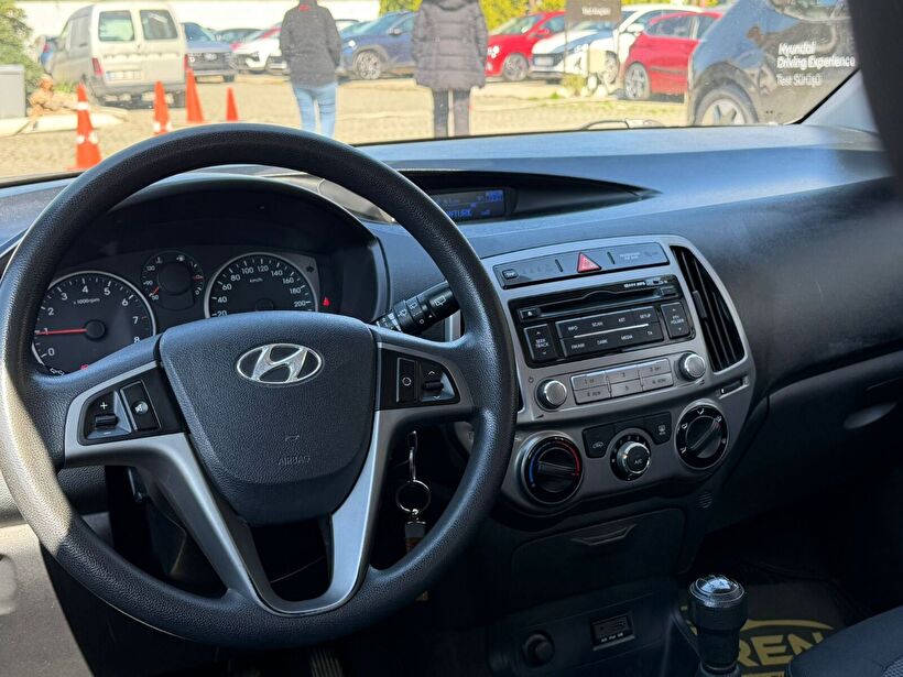 2014 Benzin Manuel Hyundai i20 Beyaz Yükseliş Nakil Araçları Turizm Ticaret ve Sanayi Anonim Şirketi
