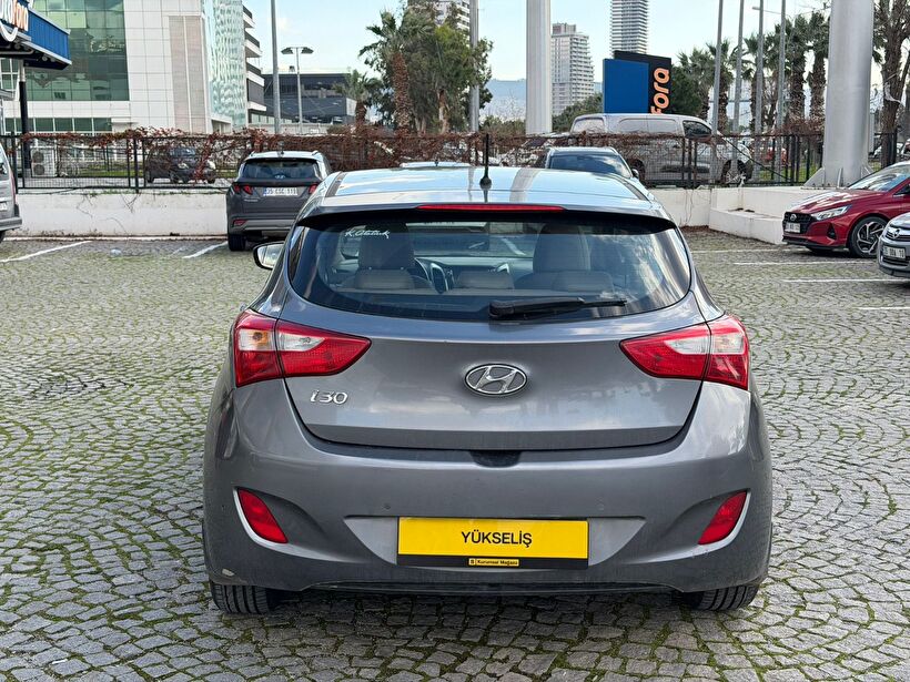 2013 Dizel Otomatik Hyundai i30 Gri Yükseliş Nakil Araçları Turizm Ticaret ve Sanayi Anonim Şirketi