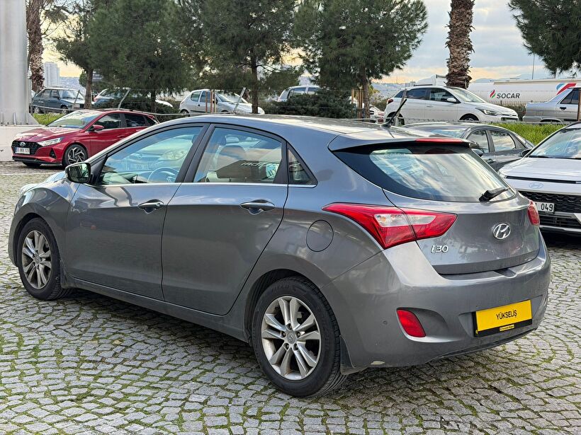 2013 Dizel Otomatik Hyundai i30 Gri Yükseliş Nakil Araçları Turizm Ticaret ve Sanayi Anonim Şirketi