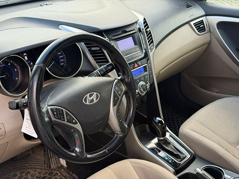 2013 Dizel Otomatik Hyundai i30 Gri Yükseliş Nakil Araçları Turizm Ticaret ve Sanayi Anonim Şirketi