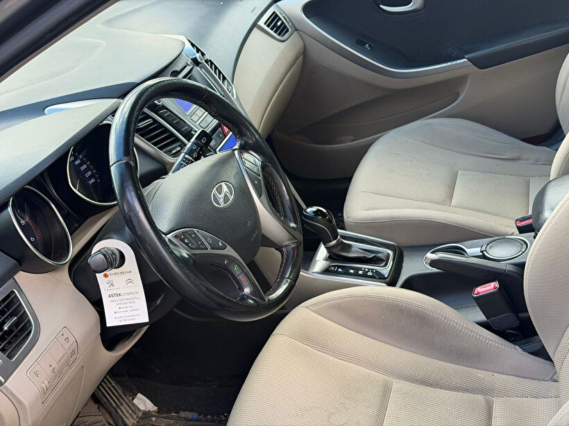 2013 Dizel Otomatik Hyundai i30 Gri Yükseliş Nakil Araçları Turizm Ticaret ve Sanayi Anonim Şirketi