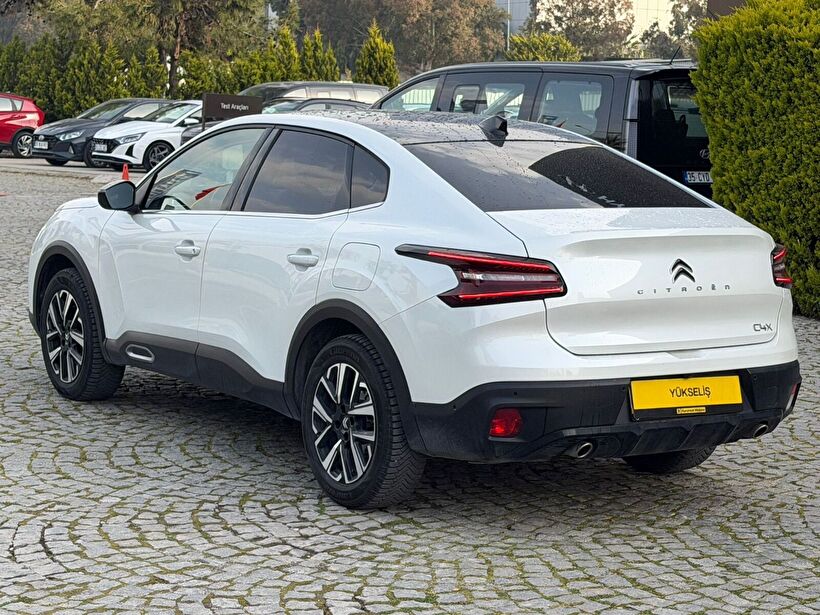 2023 Benzin Otomatik Citroen C4 X Beyaz Yükseliş Nakil Araçları Turizm Ticaret ve Sanayi Anonim Şirketi