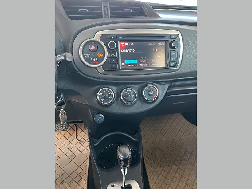 2013 Benzin Otomatik Toyota Yaris Kırmızı Yükseliş Nakil Araçları Turizm Ticaret ve Sanayi Anonim Şirketi