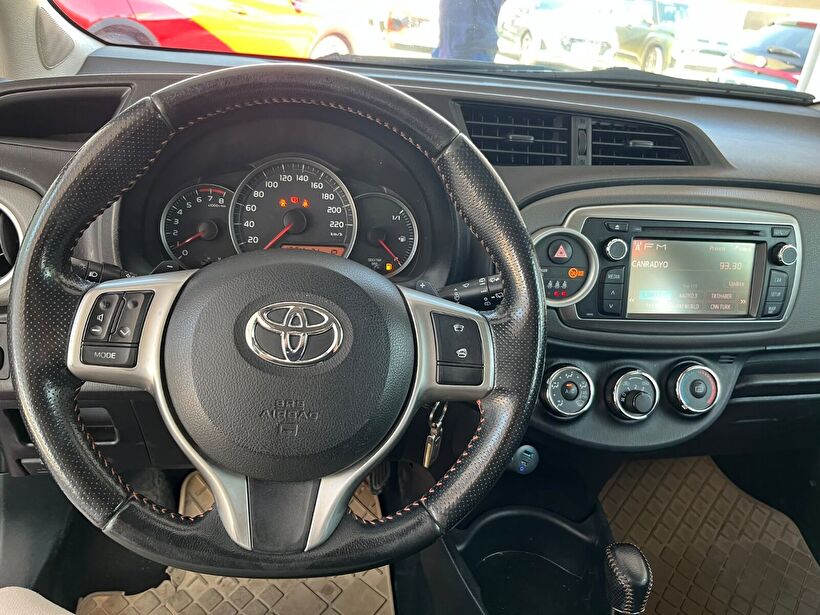 2013 Benzin Otomatik Toyota Yaris Kırmızı Yükseliş Nakil Araçları Turizm Ticaret ve Sanayi Anonim Şirketi