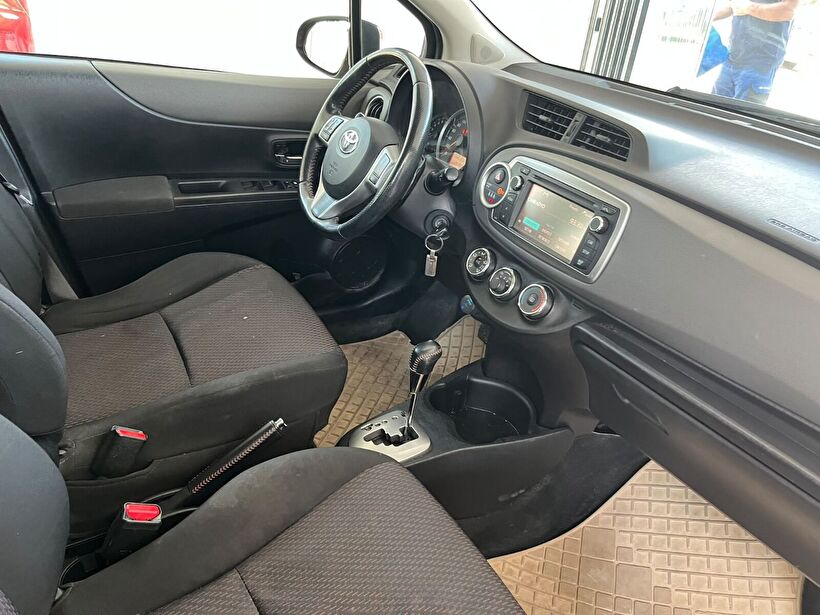 2013 Benzin Otomatik Toyota Yaris Kırmızı Yükseliş Nakil Araçları Turizm Ticaret ve Sanayi Anonim Şirketi