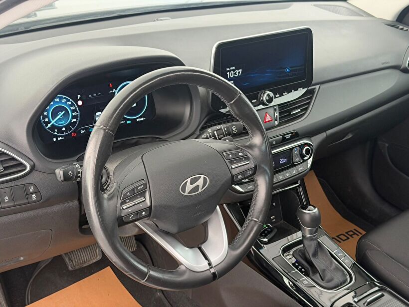 2025 MHEV Otomatik Hyundai i30 Gri Yükseliş Nakil Araçları Turizm Ticaret ve Sanayi Anonim Şirketi