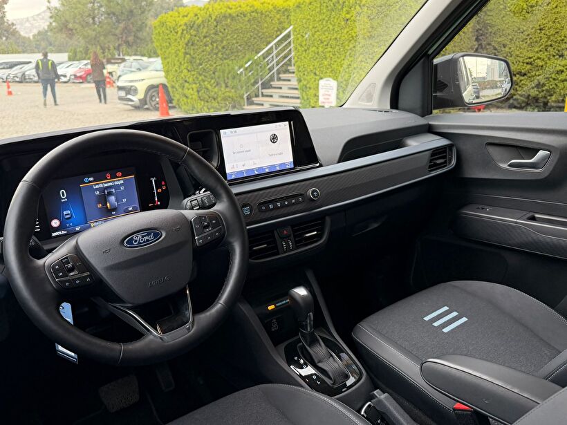 2024 Benzin Otomatik Ford Tourneo Courier Yeşil Yükseliş Nakil Araçları Turizm Ticaret ve Sanayi Anonim Şirketi