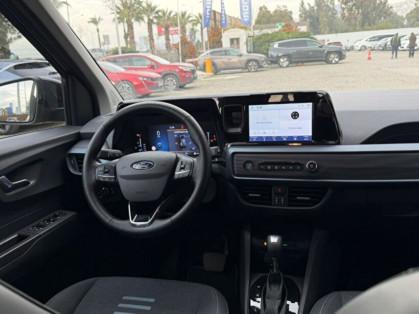 2024 Benzin Otomatik Ford Tourneo Courier Yeşil Yükseliş Nakil Araçları Turizm Ticaret ve Sanayi Anonim Şirketi