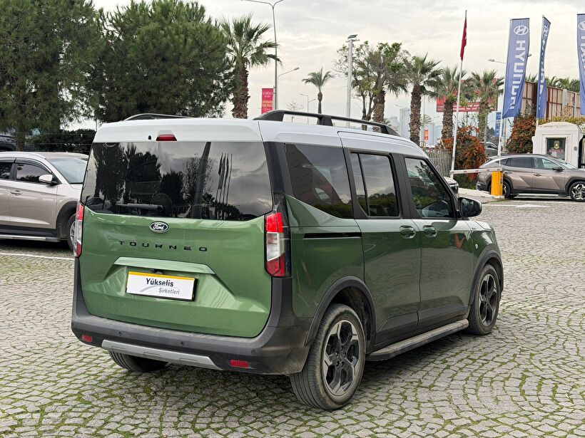 2024 Benzin Otomatik Ford Tourneo Courier Yeşil Yükseliş Nakil Araçları Turizm Ticaret ve Sanayi Anonim Şirketi