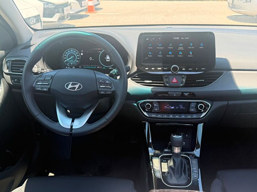 2025 Benzin Otomatik Hyundai i30 Beyaz Yükseliş Nakil Araçları Turizm Ticaret ve Sanayi Anonim Şirketi