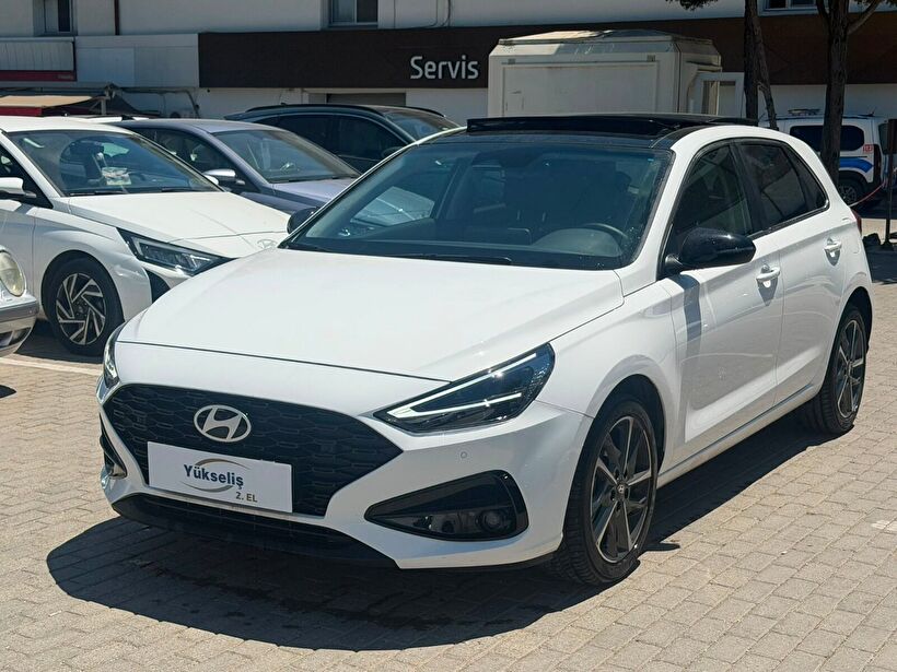 2025 Benzin Otomatik Hyundai i30 Beyaz Yükseliş Nakil Araçları Turizm Ticaret ve Sanayi Anonim Şirketi