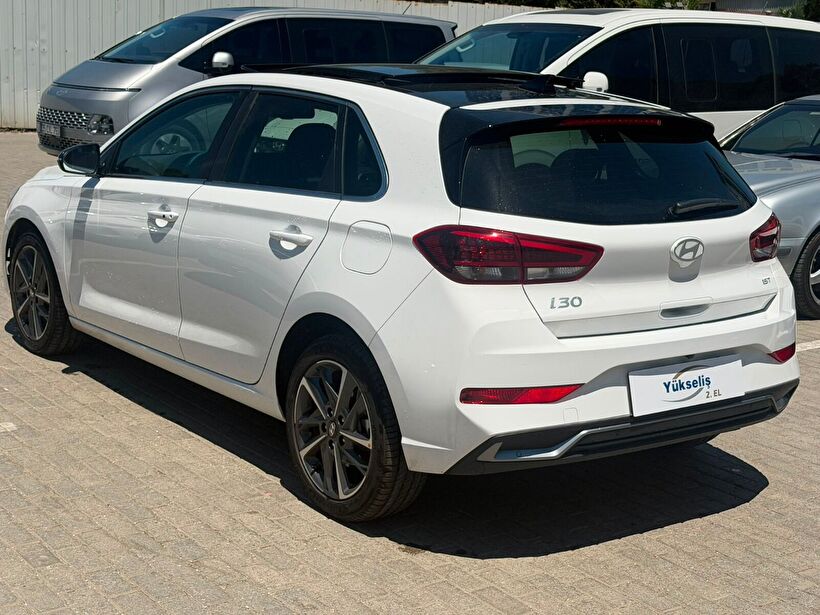 2025 Benzin Otomatik Hyundai i30 Beyaz Yükseliş Nakil Araçları Turizm Ticaret ve Sanayi Anonim Şirketi