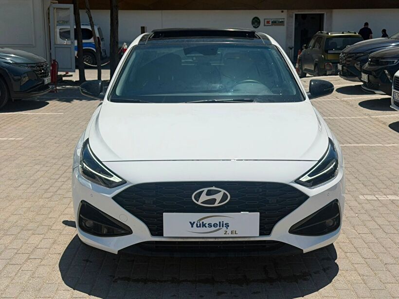2025 Benzin Otomatik Hyundai i30 Beyaz Yükseliş Nakil Araçları Turizm Ticaret ve Sanayi Anonim Şirketi