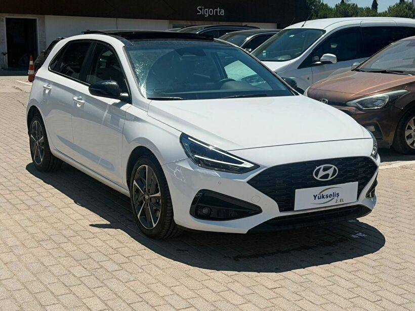 2025 Benzin Otomatik Hyundai i30 Beyaz Yükseliş Nakil Araçları Turizm Ticaret ve Sanayi Anonim Şirketi