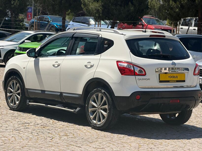 2012 Benzin Otomatik Nissan Qashqai Beyaz Yükseliş Nakil Araçları Turizm Ticaret ve Sanayi Anonim Şirketi