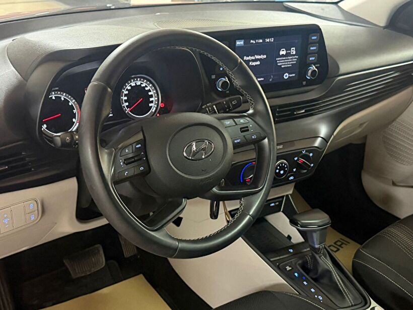 2021 Benzin Otomatik Hyundai i20 Beyaz Yükseliş Nakil Araçları Turizm Ticaret ve Sanayi Anonim Şirketi