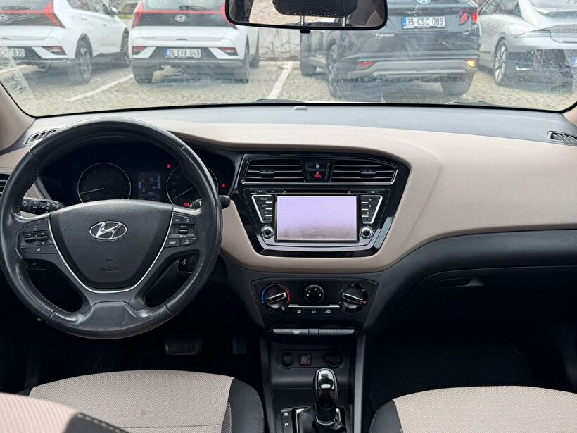 2017 Benzin + LPG Otomatik Hyundai i20 Beyaz Yükseliş Nakil Araçları Turizm Ticaret ve Sanayi Anonim Şirketi