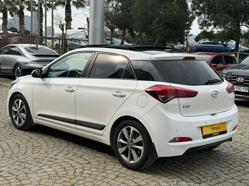 2017 Benzin + LPG Otomatik Hyundai i20 Beyaz Yükseliş Nakil Araçları Turizm Ticaret ve Sanayi Anonim Şirketi