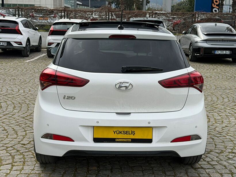 2017 Benzin + LPG Otomatik Hyundai i20 Beyaz Yükseliş Nakil Araçları Turizm Ticaret ve Sanayi Anonim Şirketi