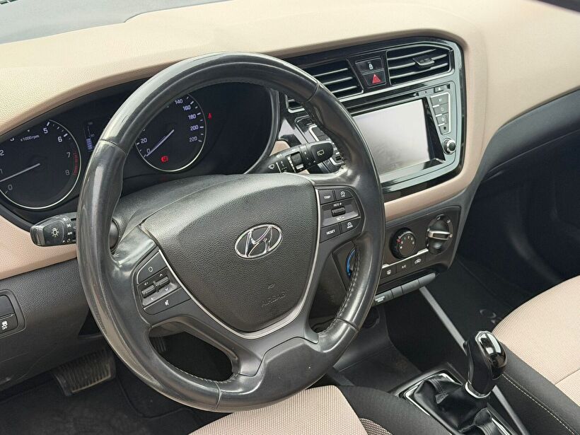 2017 Benzin + LPG Otomatik Hyundai i20 Beyaz Yükseliş Nakil Araçları Turizm Ticaret ve Sanayi Anonim Şirketi