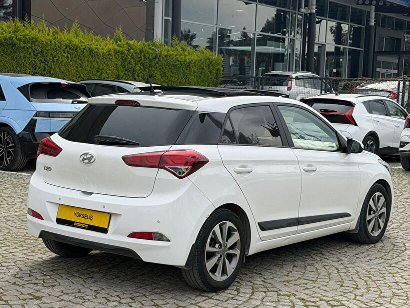 2017 Benzin + LPG Otomatik Hyundai i20 Beyaz Yükseliş Nakil Araçları Turizm Ticaret ve Sanayi Anonim Şirketi