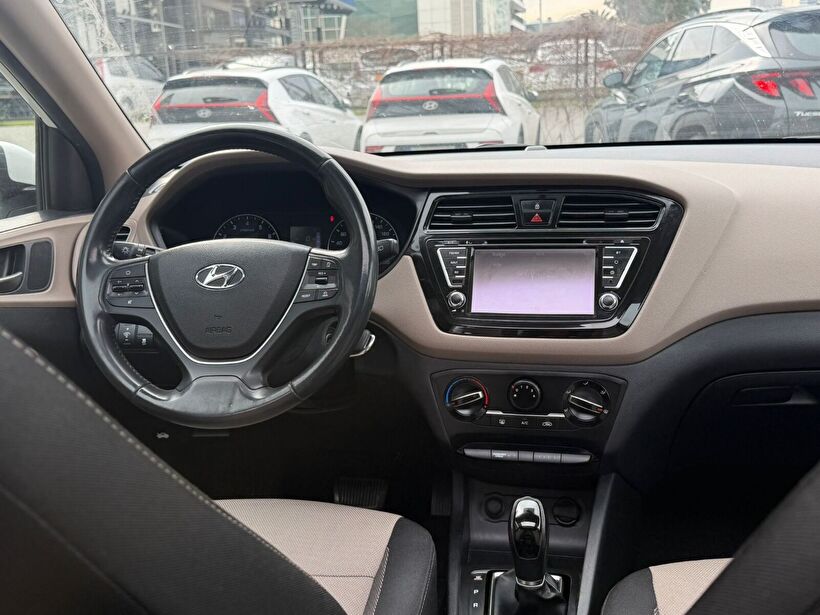 2017 Benzin + LPG Otomatik Hyundai i20 Beyaz Yükseliş Nakil Araçları Turizm Ticaret ve Sanayi Anonim Şirketi