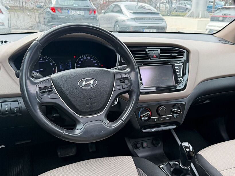 2017 Benzin + LPG Otomatik Hyundai i20 Beyaz Yükseliş Nakil Araçları Turizm Ticaret ve Sanayi Anonim Şirketi