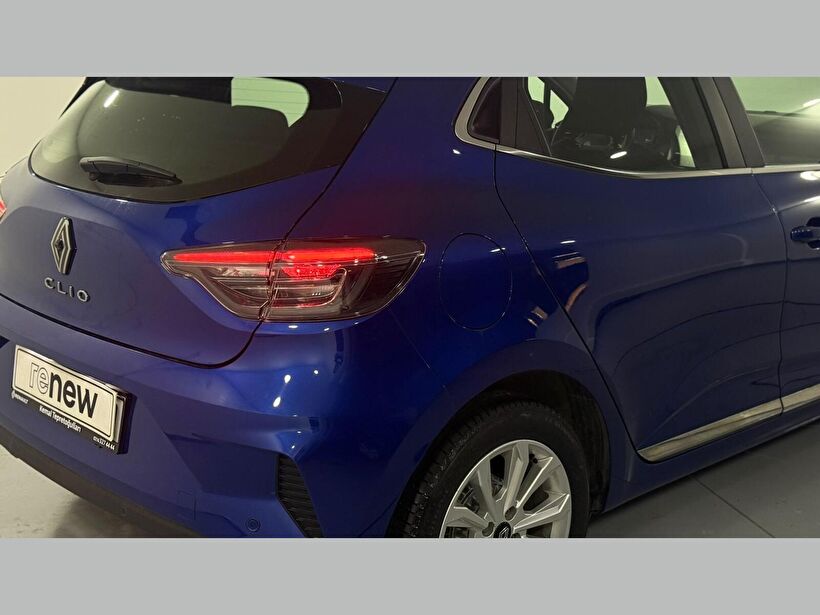 2025 Benzin Otomatik Renault Clio Mavi Kemal Tepretoğulları Otomotiv Sanayi Ve Tic. A.Ş.