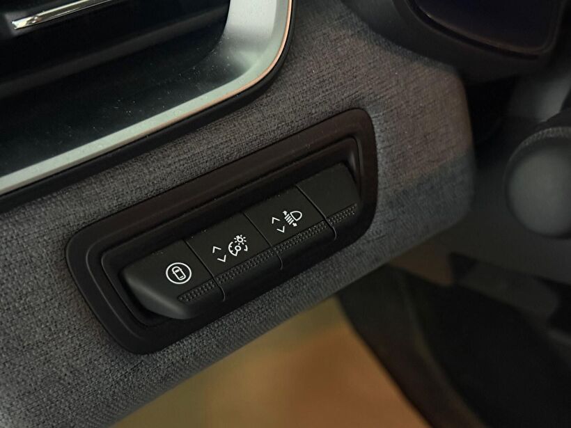 2025 Benzin Otomatik Renault Clio Mavi Kemal Tepretoğulları Otomotiv Sanayi Ve Tic. A.Ş.