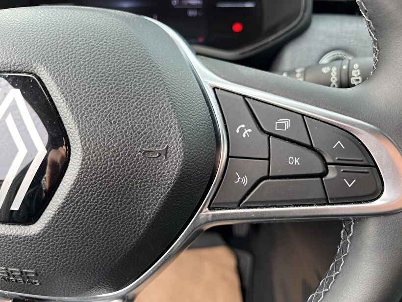 2024 Benzin Otomatik Renault Clio Gri Kemal Tepretoğulları Otomotiv Sanayi Ve Tic. A.Ş.