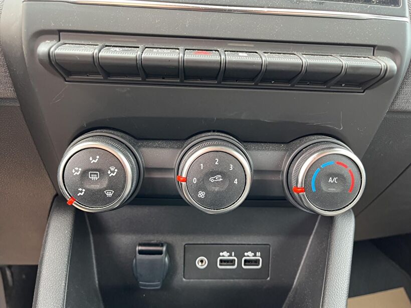 2024 Benzin Otomatik Renault Clio Gri Kemal Tepretoğulları Otomotiv Sanayi Ve Tic. A.Ş.