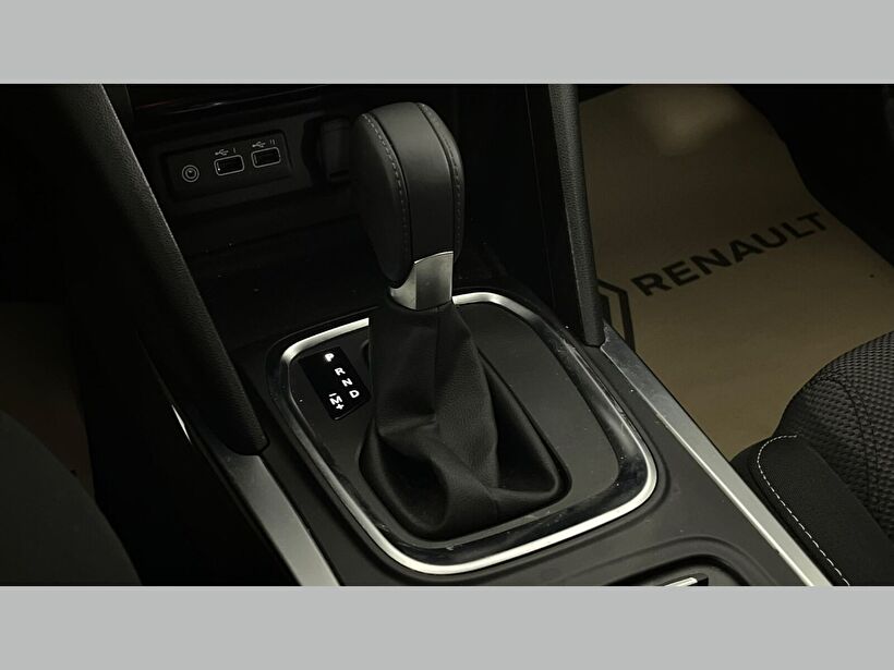 2025 Benzin Otomatik Renault Megane Beyaz Kemal Tepretoğulları Otomotiv Sanayi Ve Tic. A.Ş.