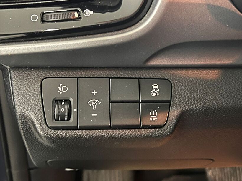 2021 Benzin Otomatik Kia Stonic Mavi Kemal Tepretoğulları Otomotiv Sanayi Ve Tic. A.Ş.