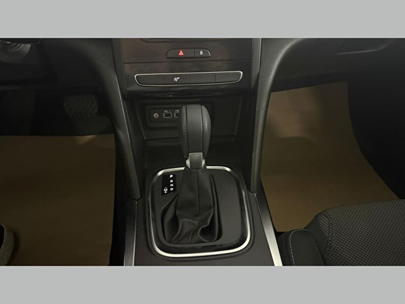 2025 Benzin Otomatik Renault Megane Gri Kemal Tepretoğulları Otomotiv Sanayi Ve Tic. A.Ş.