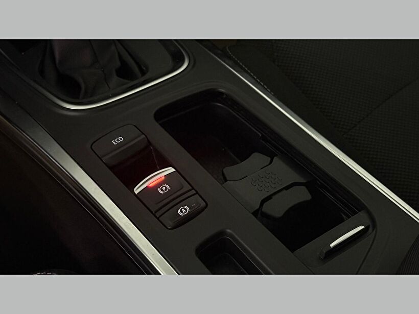 2025 Benzin Otomatik Renault Megane Gri Kemal Tepretoğulları Otomotiv Sanayi Ve Tic. A.Ş.