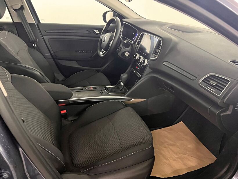 2025 Benzin Otomatik Renault Megane Gri Kemal Tepretoğulları Otomotiv Sanayi Ve Tic. A.Ş.